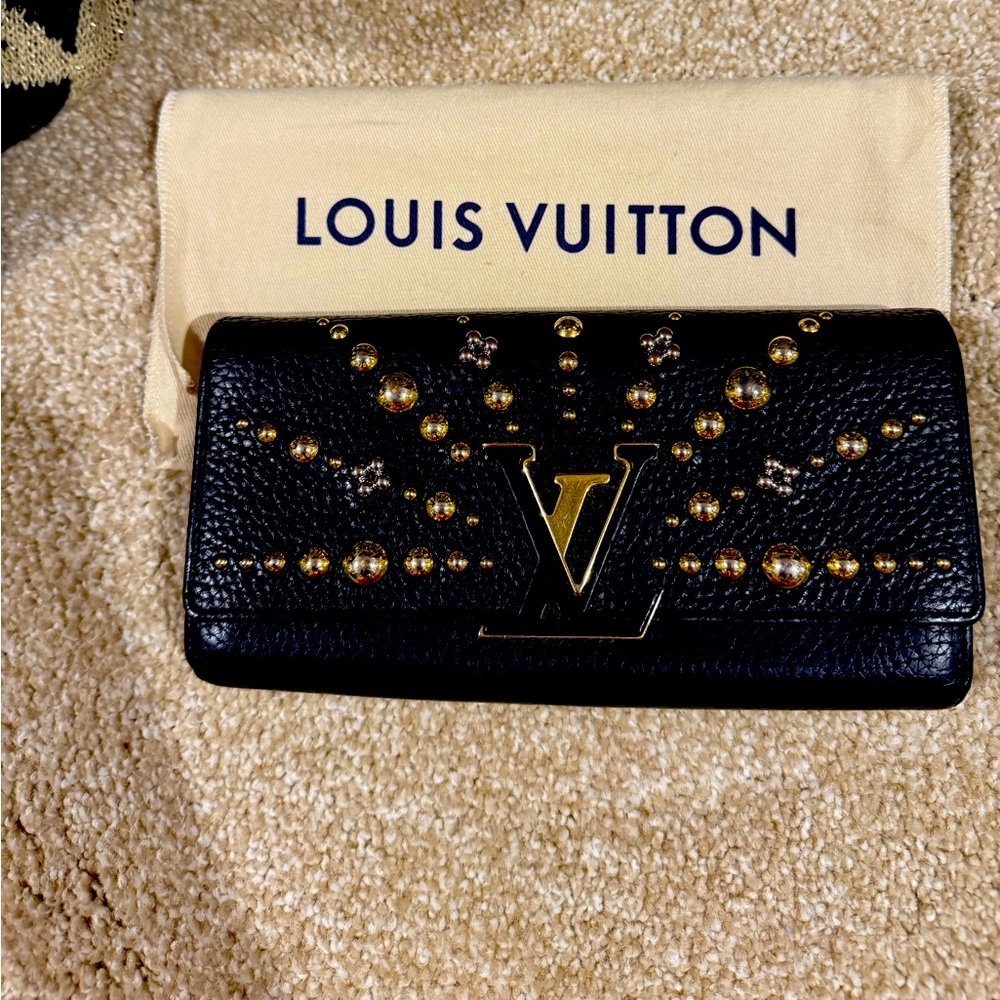 Louis Vuitton Portefeuille Capucines Taurillon wallet